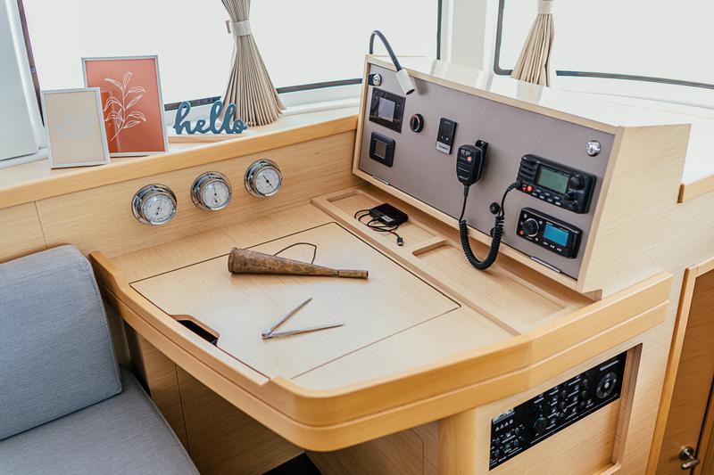 Book yachts online - catamaran - Lagoon 42 - AMELIA - rent