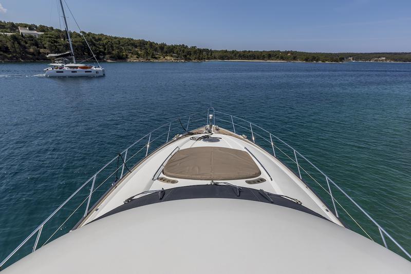 Book yachts online - motorboat - Sunseeker 84 - Skywater - rent