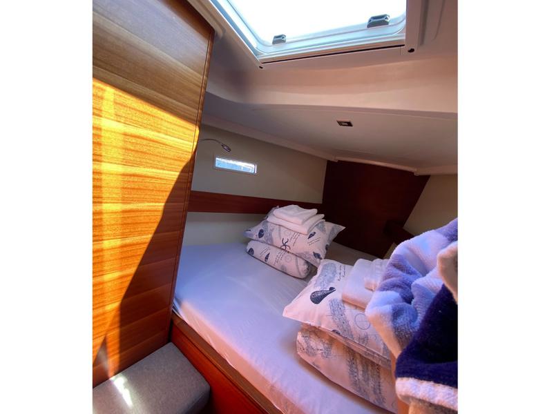 Book yachts online - sailboat - Salona 44 - LeeLoo - rent