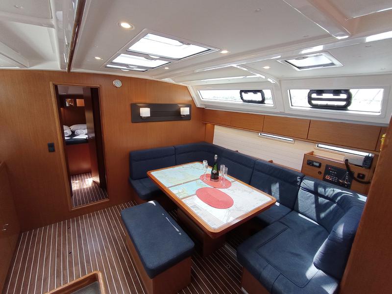 Book yachts online - sailboat - Bavaria Cruiser 46 - AELIA - rent