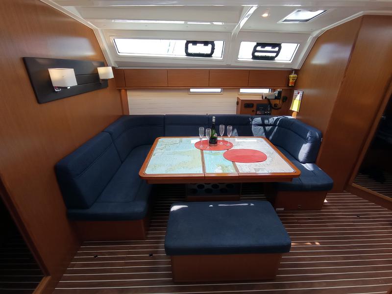 Book yachts online - sailboat - Bavaria Cruiser 46 - AELIA - rent