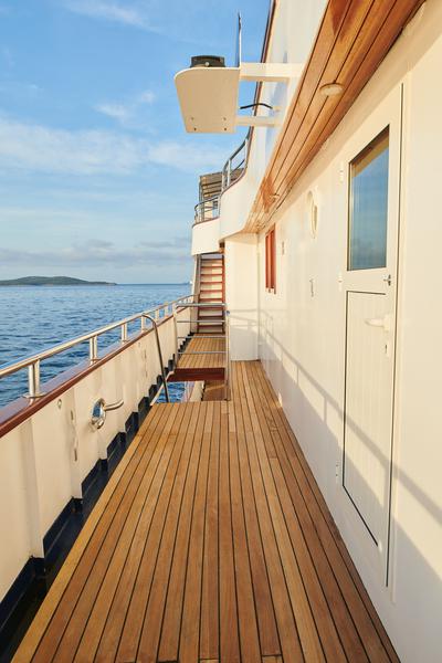 Book yachts online - motorboat - Motoryacht - Lupus Mare - rent
