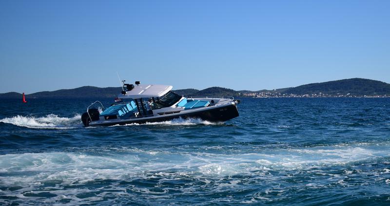 Book yachts online - motorboat - Axopar 37 T Top - Axopar 37 TT - rent