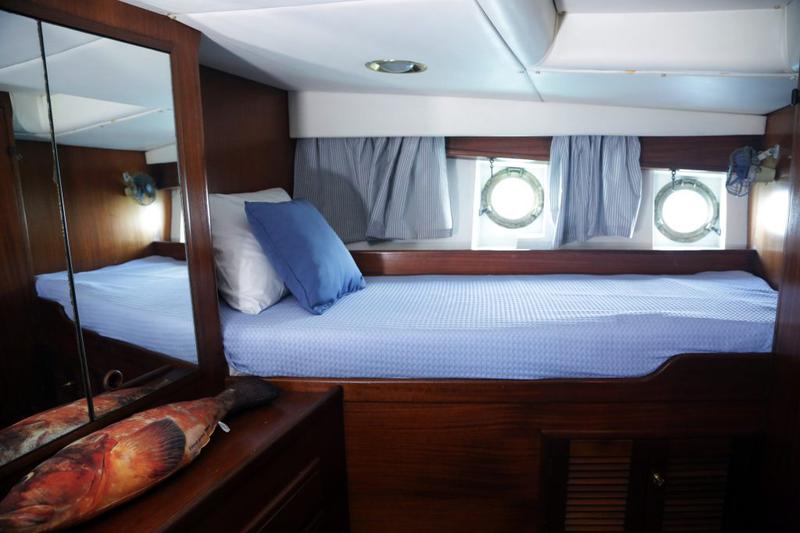 Book yachts online - motorboat - Motoryacht - Kallista - rent
