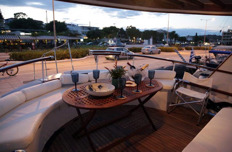 Book yachts online - motorboat - Motoryacht - Kallista - rent