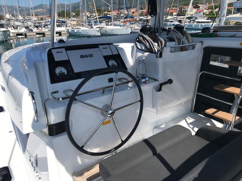 Book yachts online - catamaran - Lagoon 42 owner version - FIND US - rent