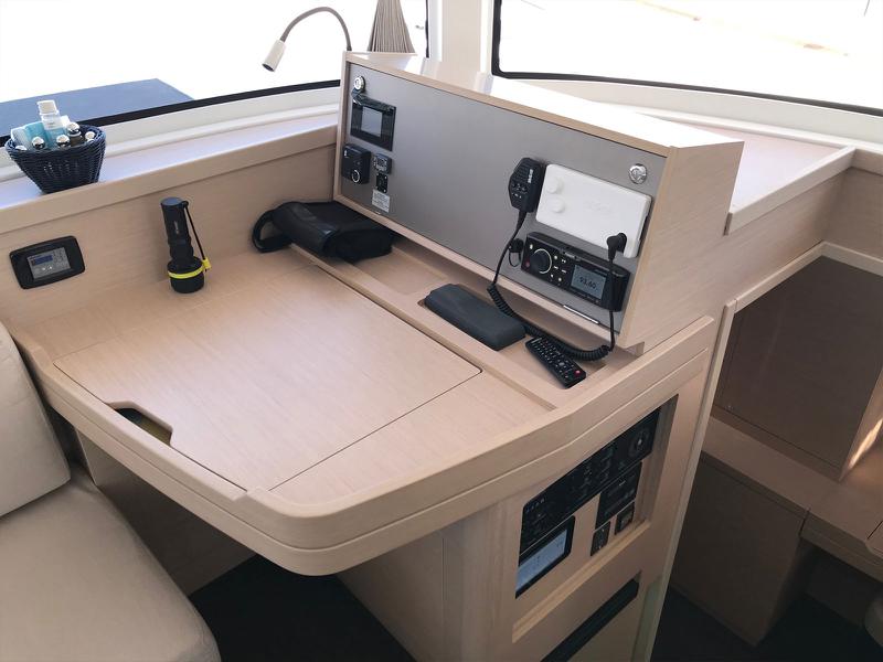 Book yachts online - catamaran - Lagoon 42 owner version - FIND US - rent