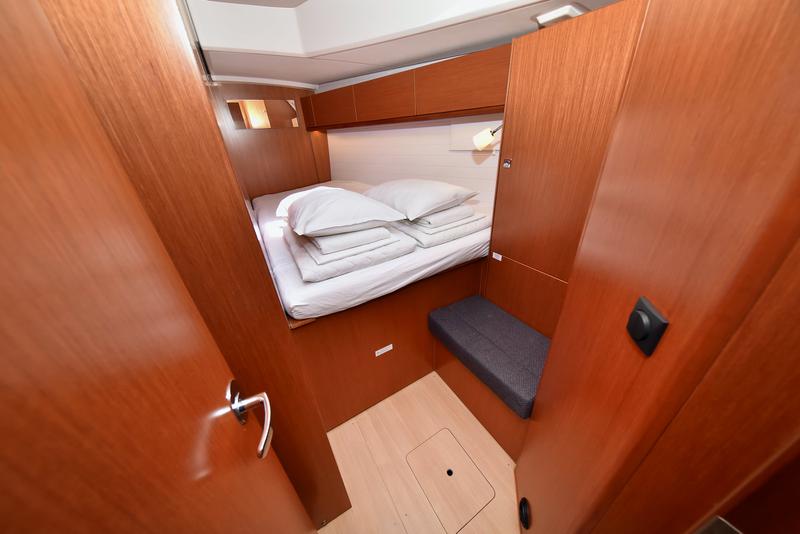 Book yachts online - sailboat - Bavaria Cruiser 46 - Baligot - rent