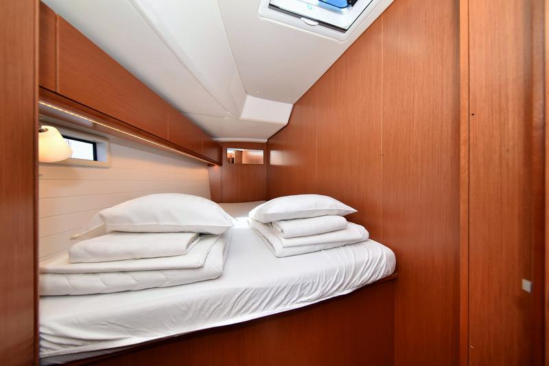 Book yachts online - sailboat - Bavaria Cruiser 46 - Baligot - rent
