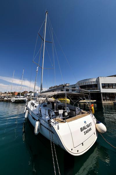 Book yachts online - sailboat - Bavaria Cruiser 46 - Baligot - rent