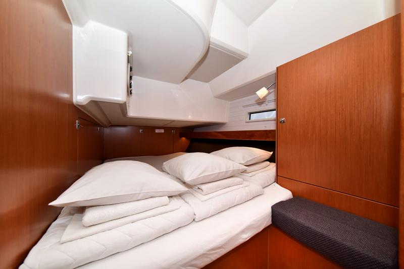 Book yachts online - sailboat - Bavaria Cruiser 46 - Baligot - rent