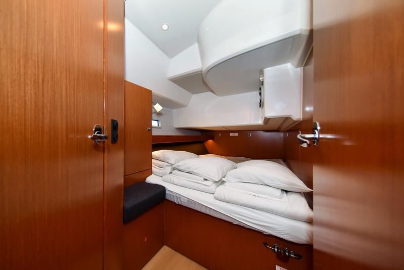 Book yachts online - sailboat - Bavaria Cruiser 46 - Baligot - rent