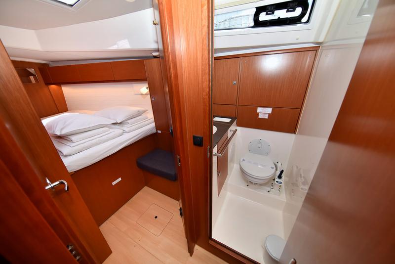 Book yachts online - sailboat - Bavaria Cruiser 46 - Baligot - rent