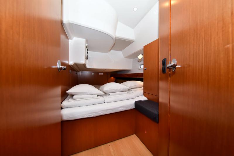 Book yachts online - sailboat - Bavaria Cruiser 46 - Baligot - rent