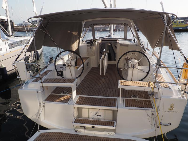 Book yachts online - sailboat - Beneteau Oceanis 38.1 - IDA - rent