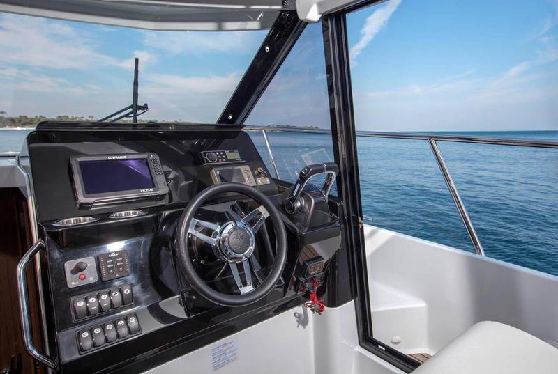 Book yachts online - motorboat - Merry Fisher 1095 FLY - Tana - rent