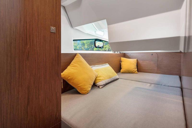 Book yachts online - motorboat - Merry Fisher 1095 FLY - Tana - rent