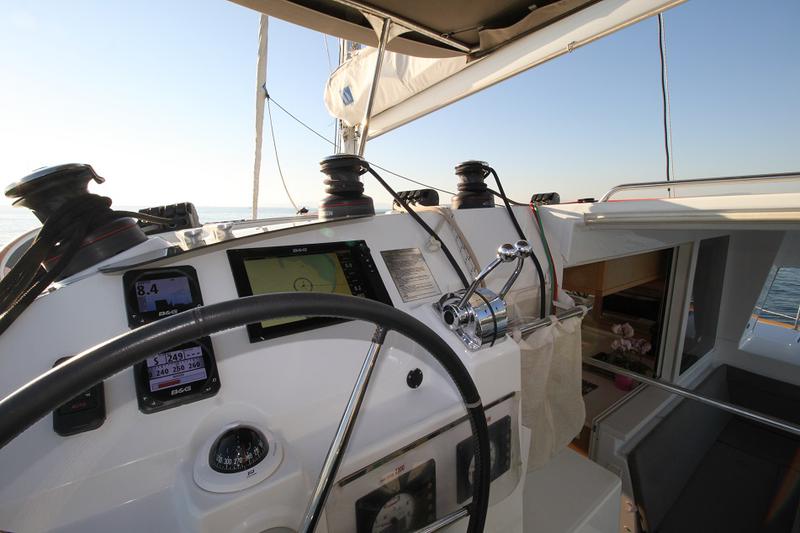 Book yachts online - catamaran - Lagoon 400 S2 - Sailing Blue 4 - Refit 2019 - rent