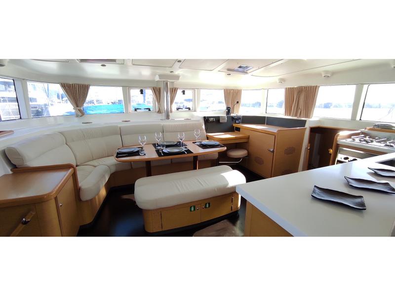Book yachts online - catamaran - Lagoon 440 - Casino (A/C) - (A/C - Generator - Refit 2020) - rent
