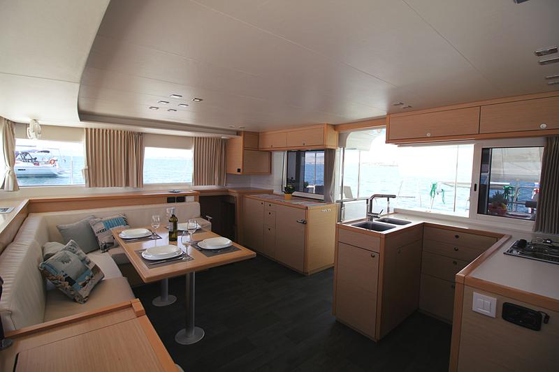 Book yachts online - catamaran - Lagoon 450 - Baccarat - (A/C - Generator - Refit 2021) - rent