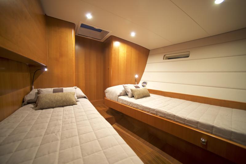 Book yachts online - sailboat - Starkel 78 - Alysée - rent