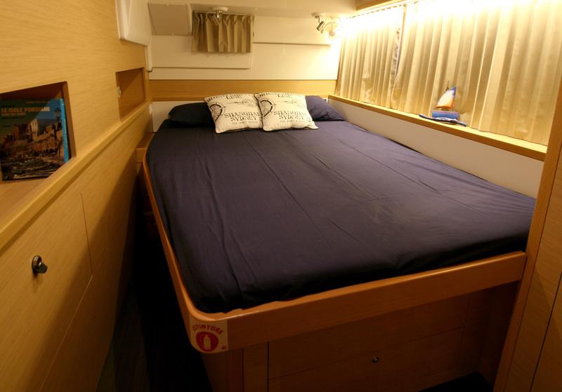 Book yachts online - catamaran - Lagoon 400 S2 - Nicholas - rent