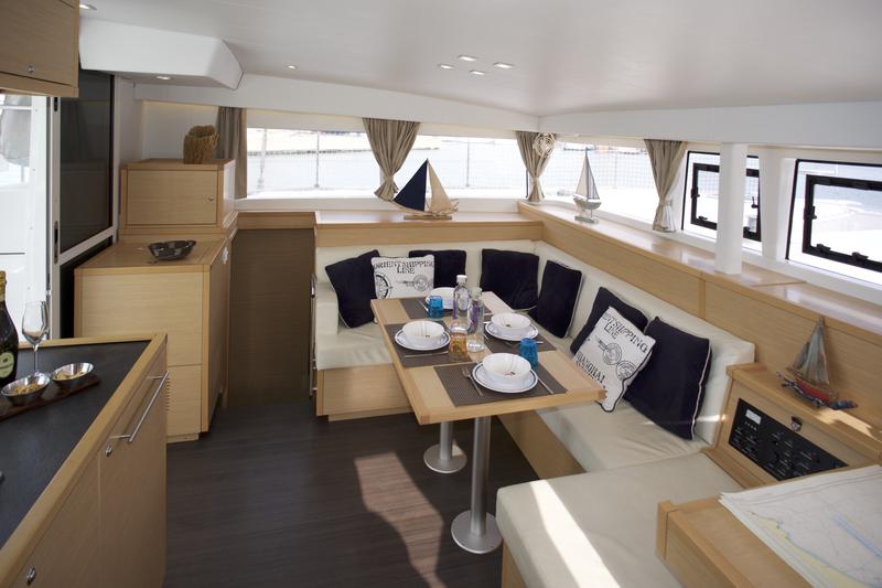 Book yachts online - catamaran - Lagoon 400 S2 - Nicholas - rent
