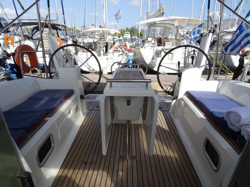 Book yachts online - sailboat - Oceanis 38 - Karavas - rent