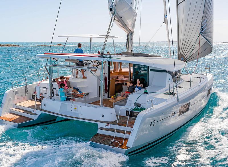 Book yachts online - catamaran - Lagoon 42 - NADIR - rent