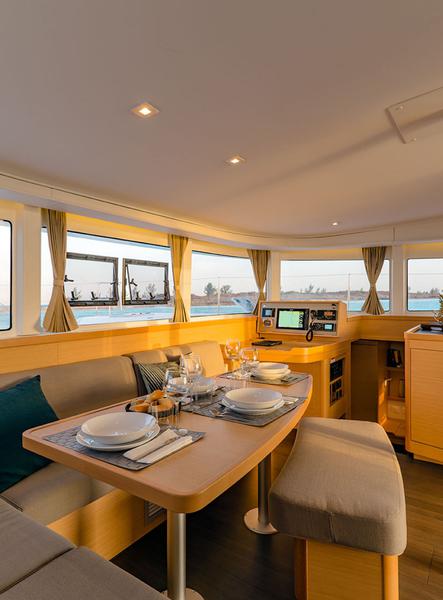 Book yachts online - catamaran - Lagoon 42 - NADIR - rent