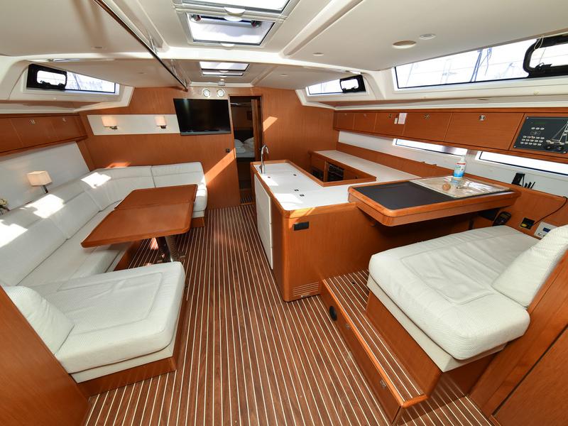 Book yachts online - sailboat - Bavaria Cruiser 56 - FAT BOY - rent