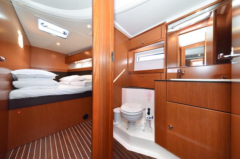 Book yachts online - sailboat - Bavaria Cruiser 56 - FAT BOY - rent