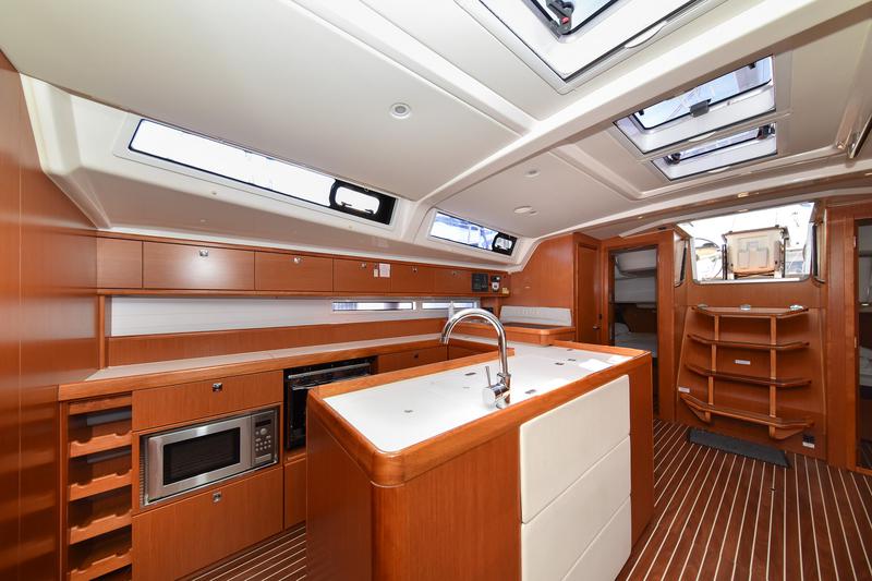 Book yachts online - sailboat - Bavaria Cruiser 56 - FAT BOY - rent