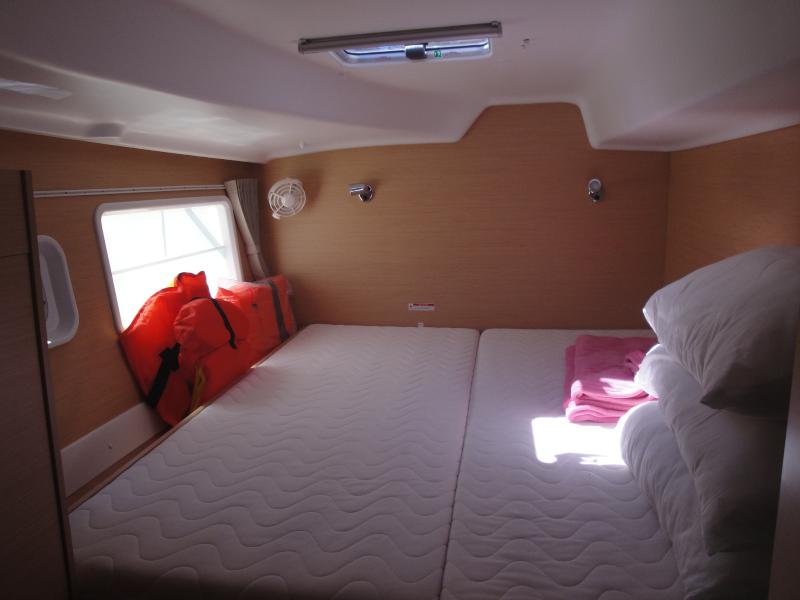 Book yachts online - catamaran - Lagoon 380(12) - Rosalba - rent