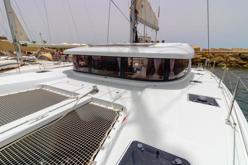 Book yachts online - catamaran - Lagoon 42 - Magan - rent