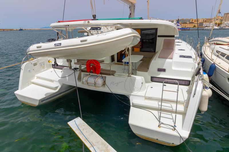 Book yachts online - catamaran - Lagoon 42 - Magan - rent