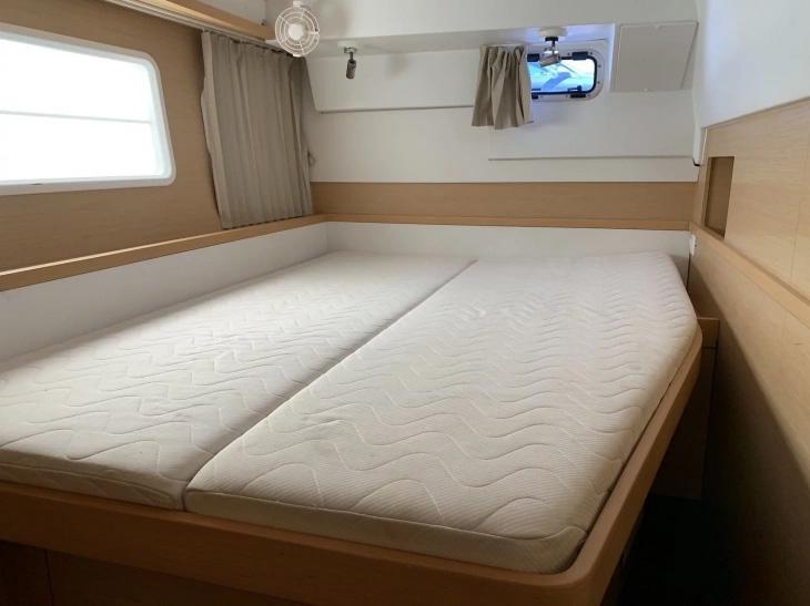 Book yachts online - catamaran - Lagoon 400 S2 - Ipanema - rent