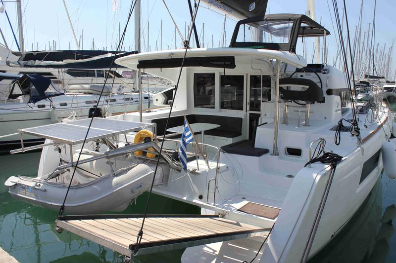 Book yachts online - catamaran - Lagoon 40 - Georgios - rent