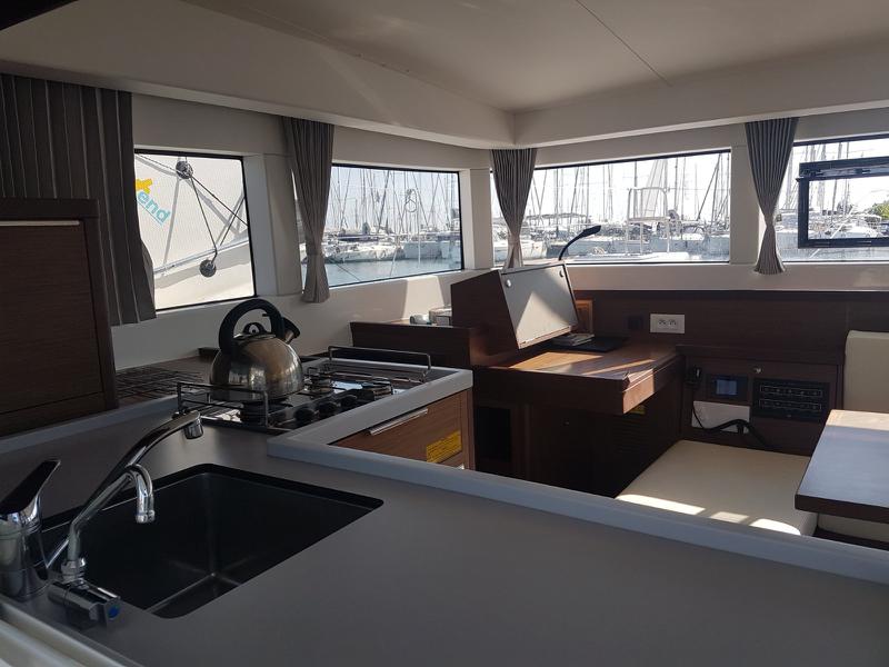 Book yachts online - catamaran - Lagoon 40 - Georgios - rent
