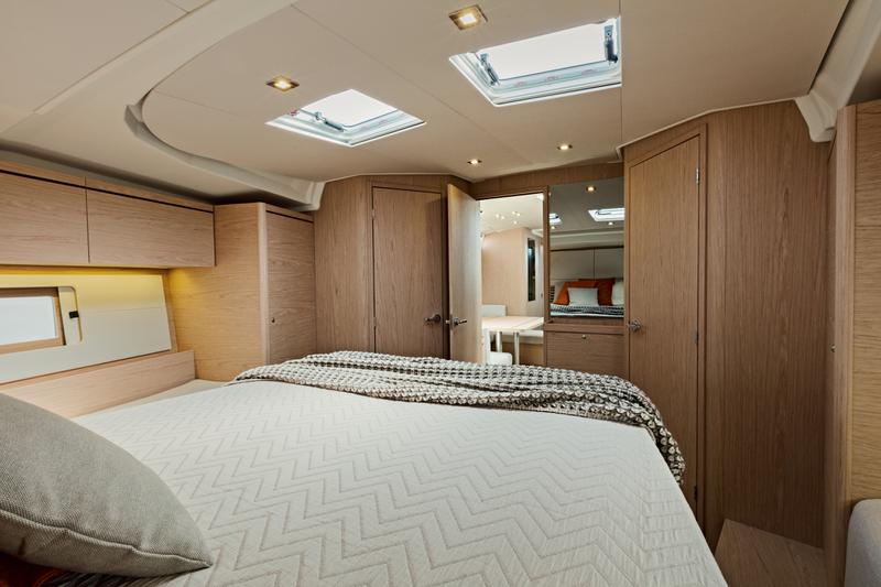 Book yachts online - sailboat - Oceanis 51.1 (4 cab, Gen+A/C) - Olimpia - Premium line - rent