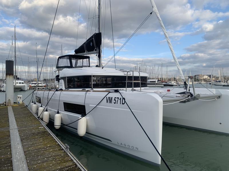 Book yachts online - catamaran - Lagoon 40 - Mascalzone Lametino - Comfort line - rent