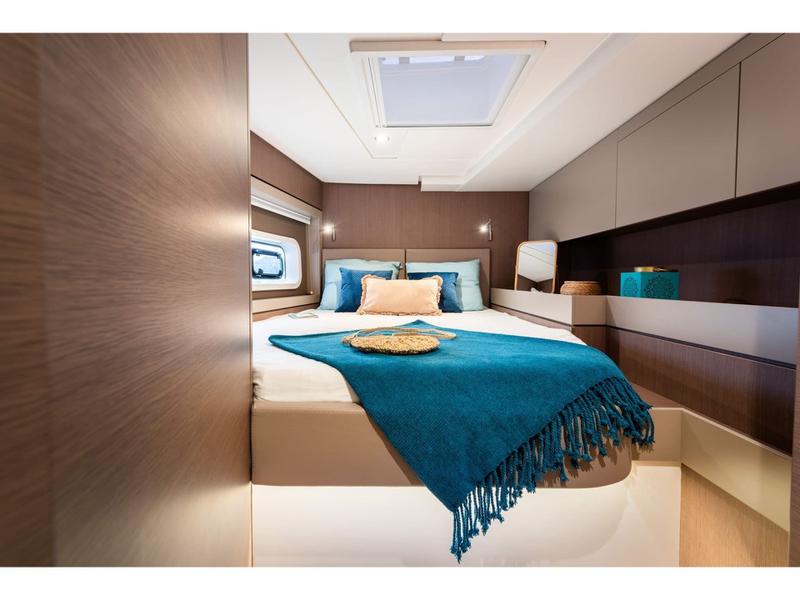 Book yachts online - catamaran - Bali 4.6 (Gen+A/C+WM)** - Moderna - rent