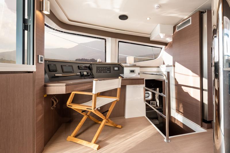Book yachts online - catamaran - Bali 4.6 (Gen+A/C+WM)** - Moderna - rent