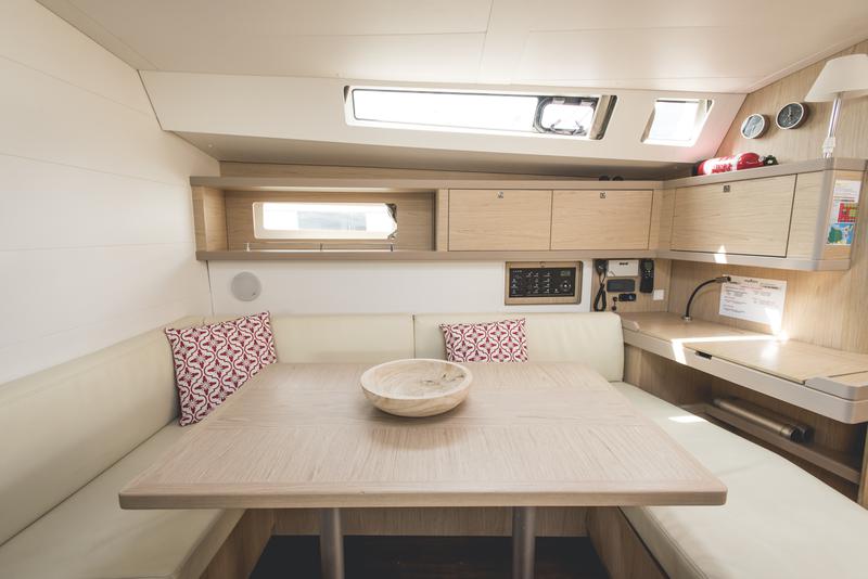 Book yachts online - sailboat - Oceanis 45 - New - Comfort line - rent