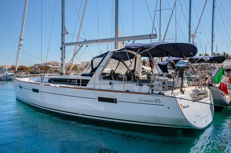 Book yachts online - sailboat - Oceanis 45 - Mizzica - Comfort line - rent