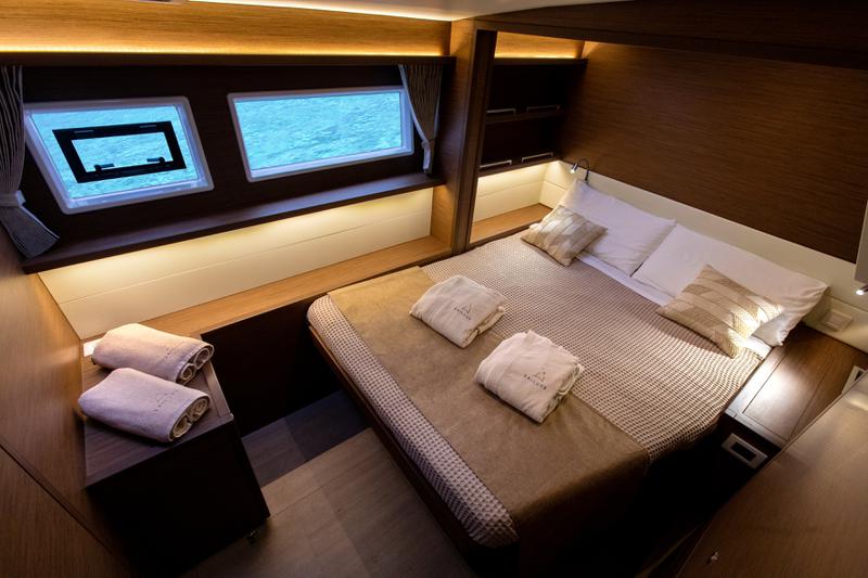 Book yachts online - catamaran - Lagoon 52F (Gen+A/C+WM) - SAILUXE - Fico - rent