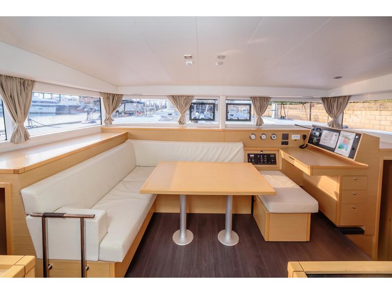 Book yachts online - catamaran - Lagoon 400 S2 - Adorable - Standard line - rent
