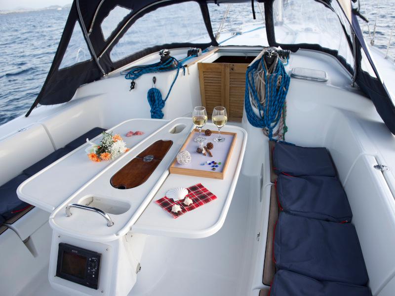 Book yachts online - sailboat - Cyclades 50.5 - Azzuro - rent