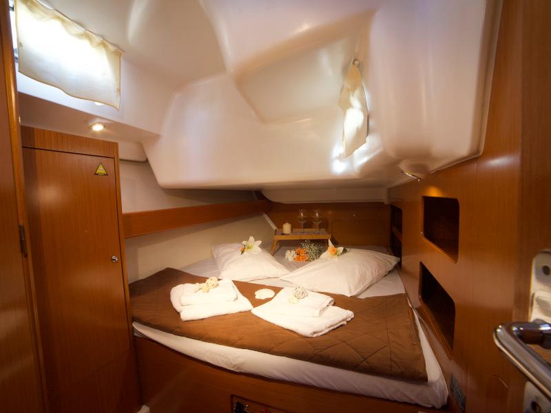 Book yachts online - sailboat - Cyclades 50.5 - Azzuro - rent