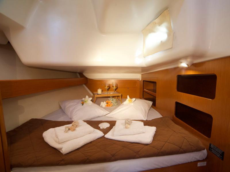 Book yachts online - sailboat - Cyclades 50.5 - Azzuro - rent